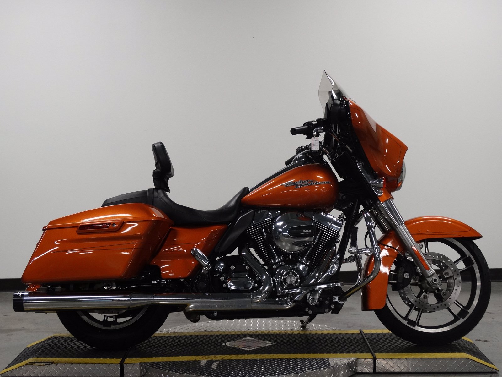 Featured image of post 2015 Amber Whiskey Street Glide Special