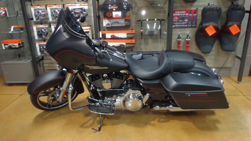 Featured image of post 2015 Harley Davidson Street Glide Special Black Denim