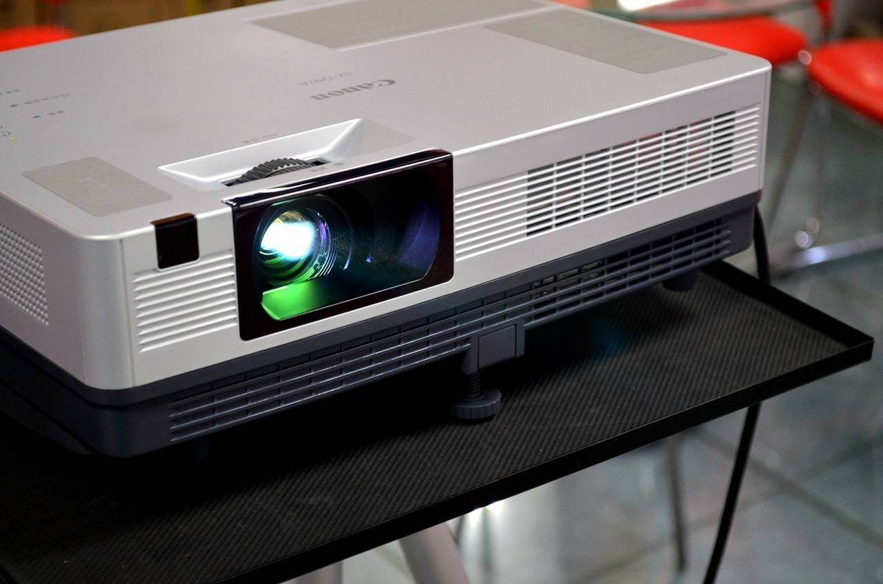 Featured image of post Best Home Theater Projector Under 2000