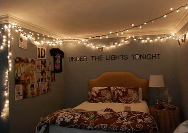 Featured image of post Simple Christmas Lights In Bedroom